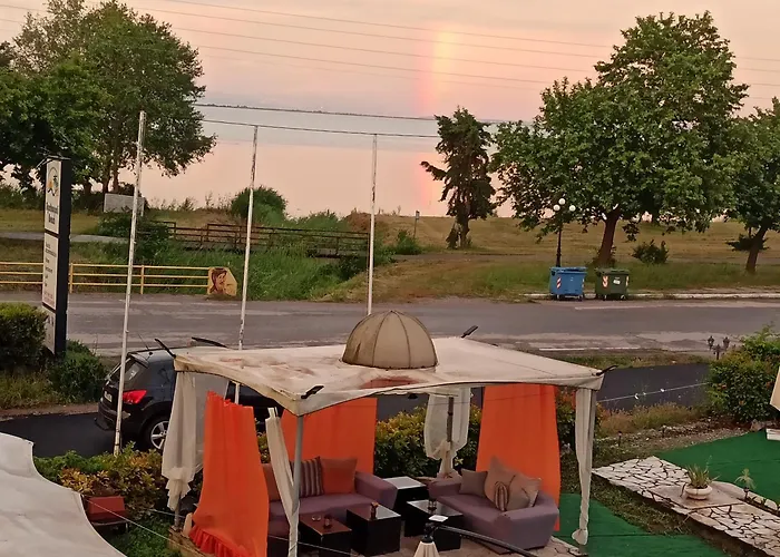 Hotel Agathoupoli 3*